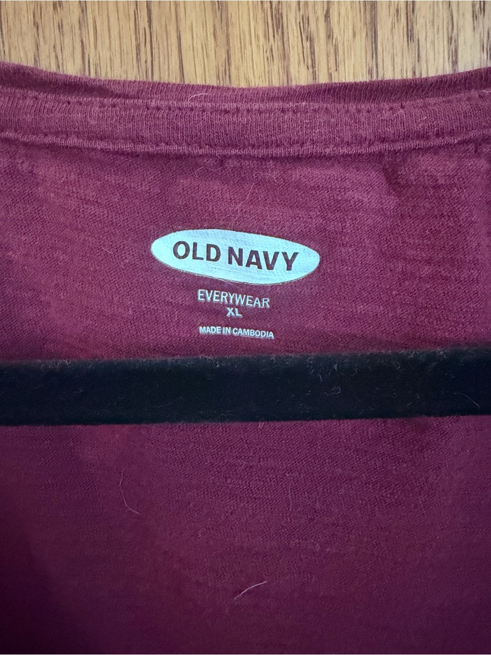 Old Navy Women's Sleeveless V-Neck Pocket Tank - Maroon - Picture 3 of 3